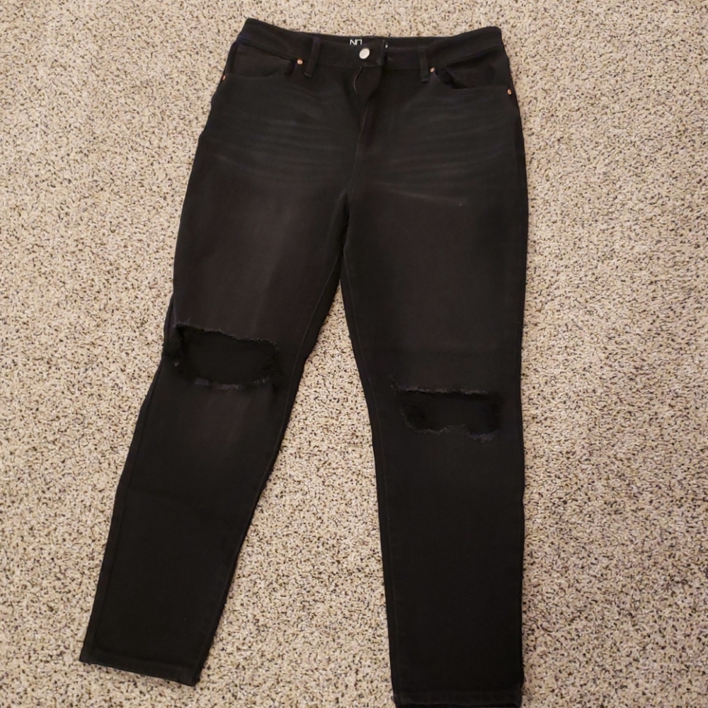No boundaries high rise mom jeans
